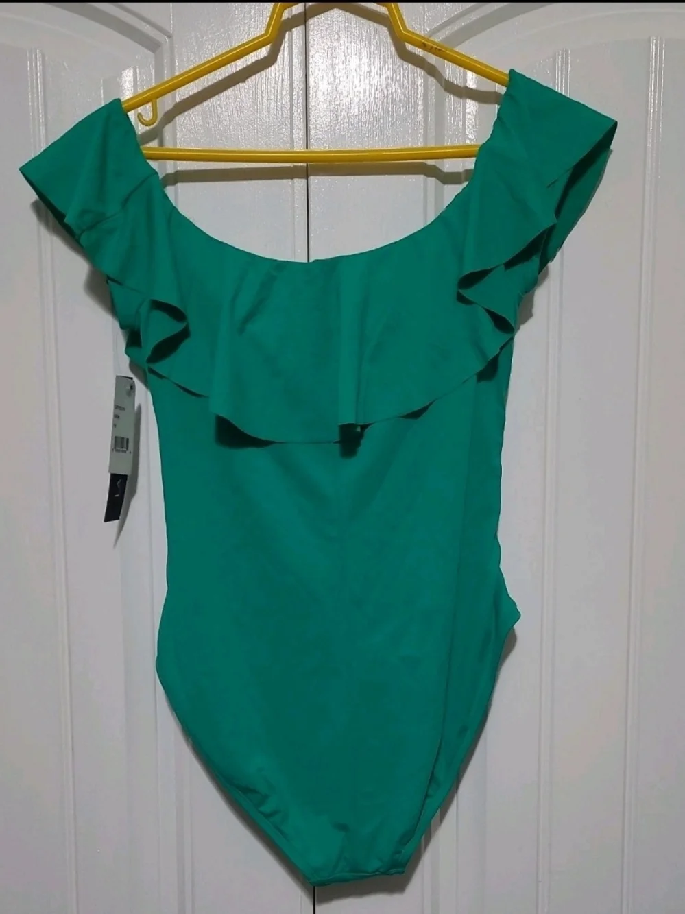 NWT La Blanca Off-the-shoulder Ruffle One-Piece Swimsuit Green Size 12 LB7BS10